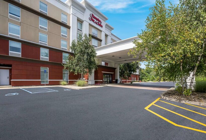 Отель Hampton Inn & Suites Poughkeepsie