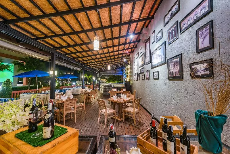 Otel Kata Sea Breeze Resort Sha Plus