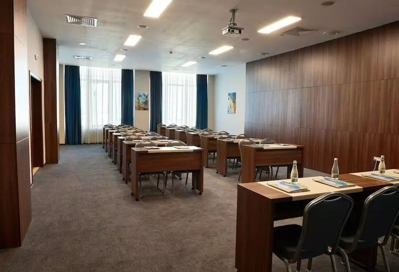 בית מלון כפרי Malibu Mamaia