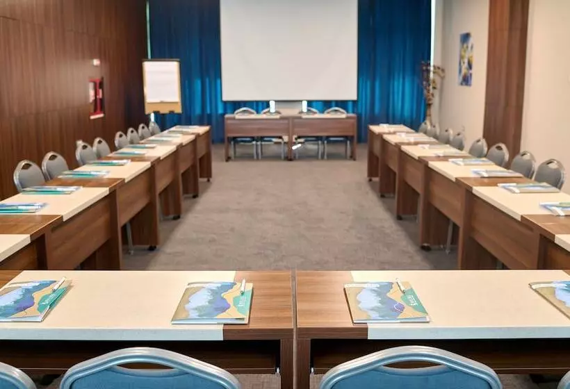 בית מלון כפרי Malibu Mamaia