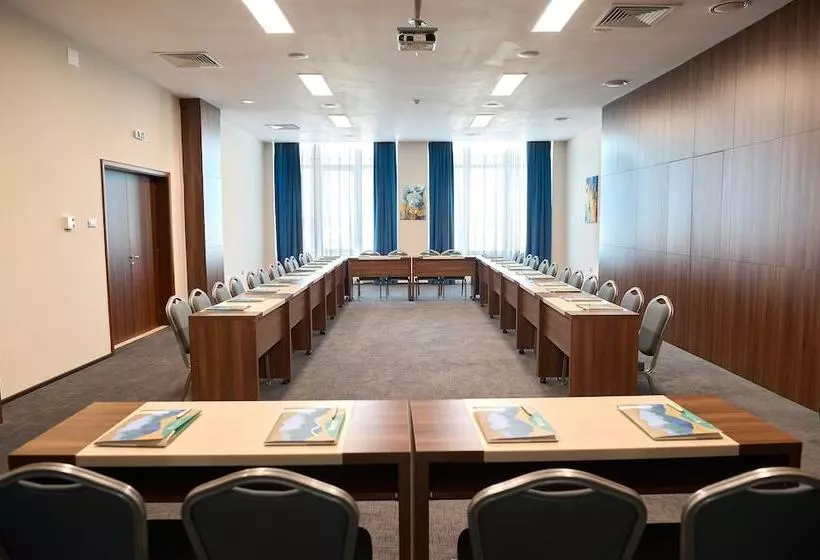 בית מלון כפרי Malibu Mamaia