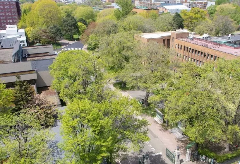 Отель Toyoko Inn Sapporo-eki Nishi-guchi Hokudai Mae