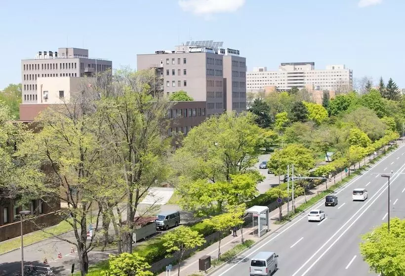Отель Toyoko Inn Sapporo-eki Nishi-guchi Hokudai Mae