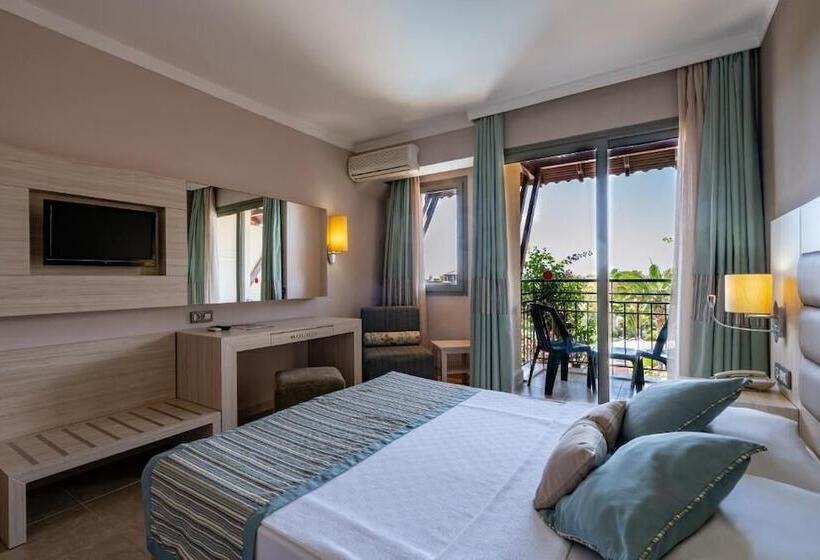 בית מלון כפרי Palmeras Beach