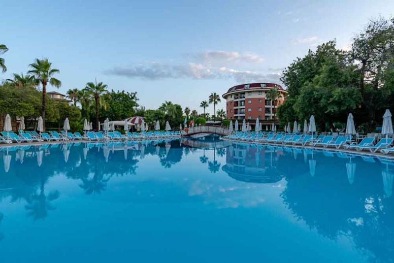 בית מלון כפרי Palmeras Beach