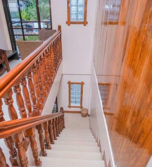 Общежитие Argamosa Bayside Inn