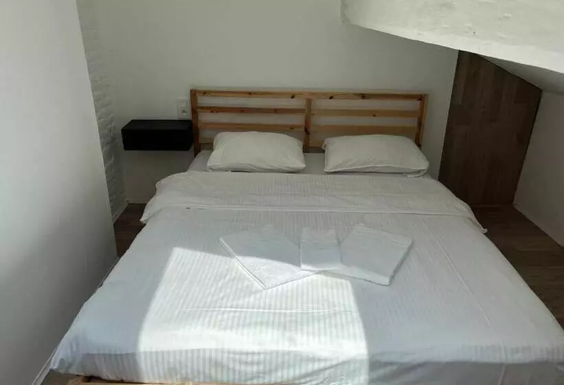پانسیون Bed Collège