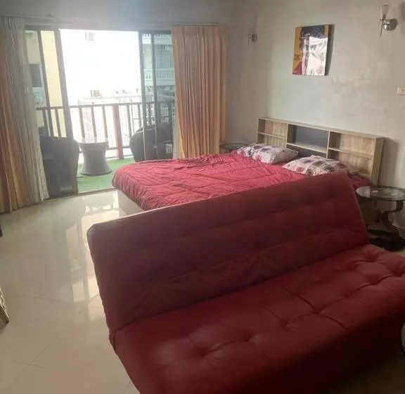 Jomtien Beach Hostel & Guesthouse