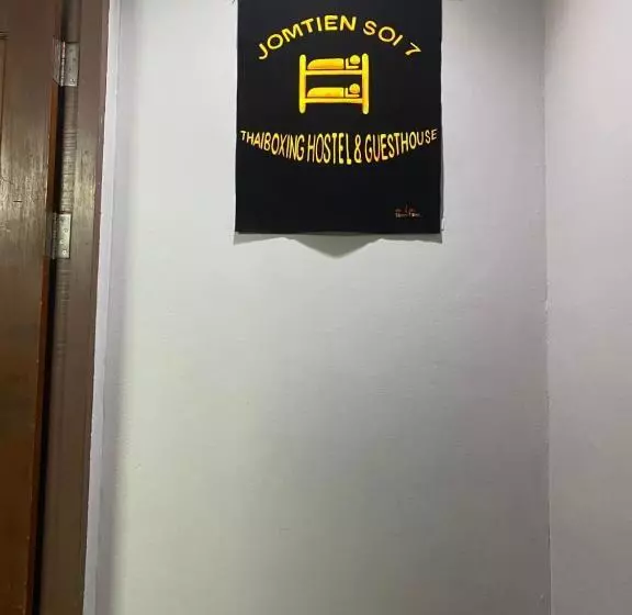 Jomtien Beach Hostel & Guesthouse