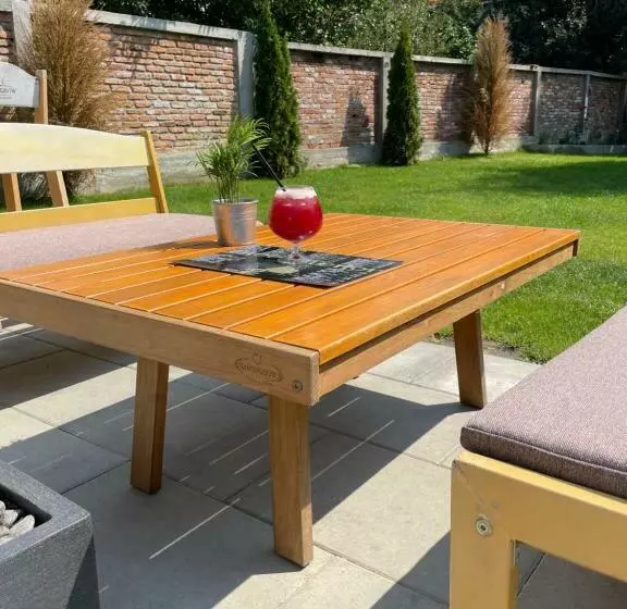 Majatalo Aleea Teilor