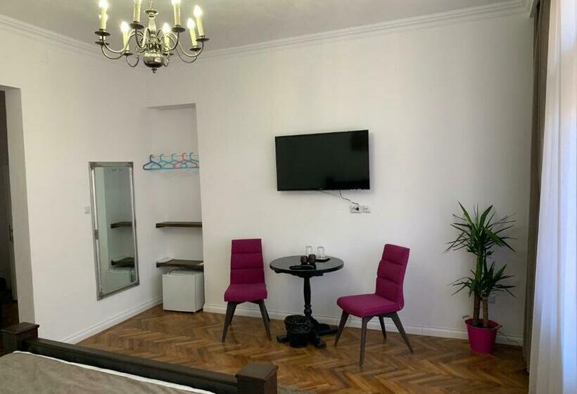 بنسيون Aleea Teilor