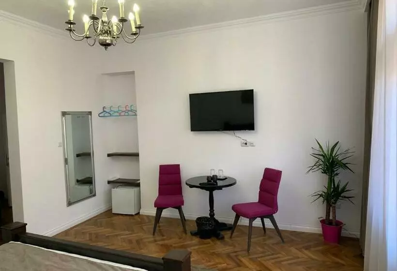 Majatalo Aleea Teilor