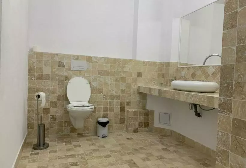 Majatalo Aleea Teilor