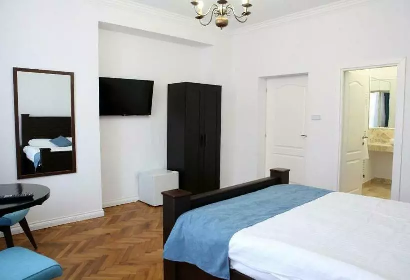 Majatalo Aleea Teilor