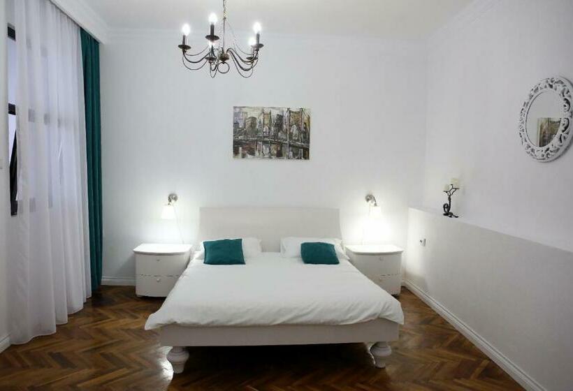 بنسيون Aleea Teilor