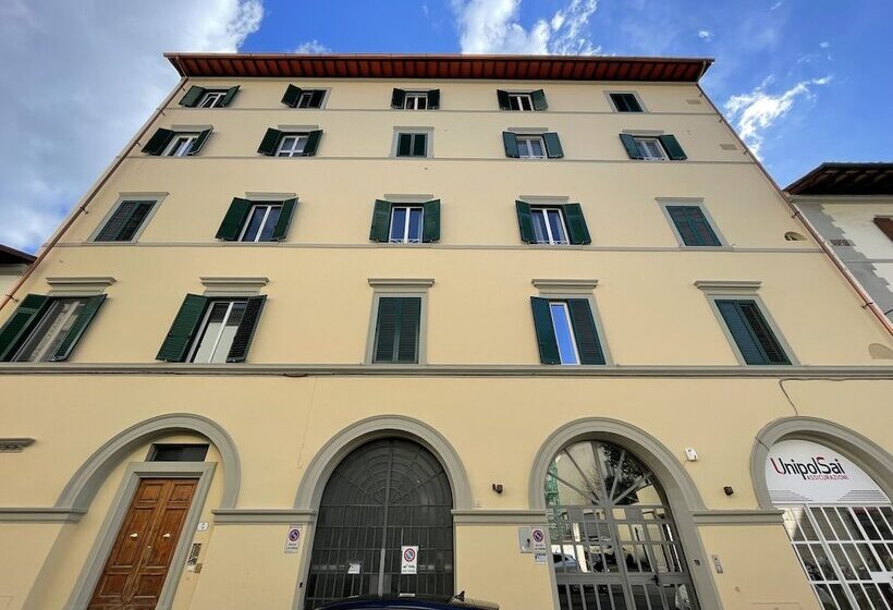 پانسیون Porta Alla Croce Guest House