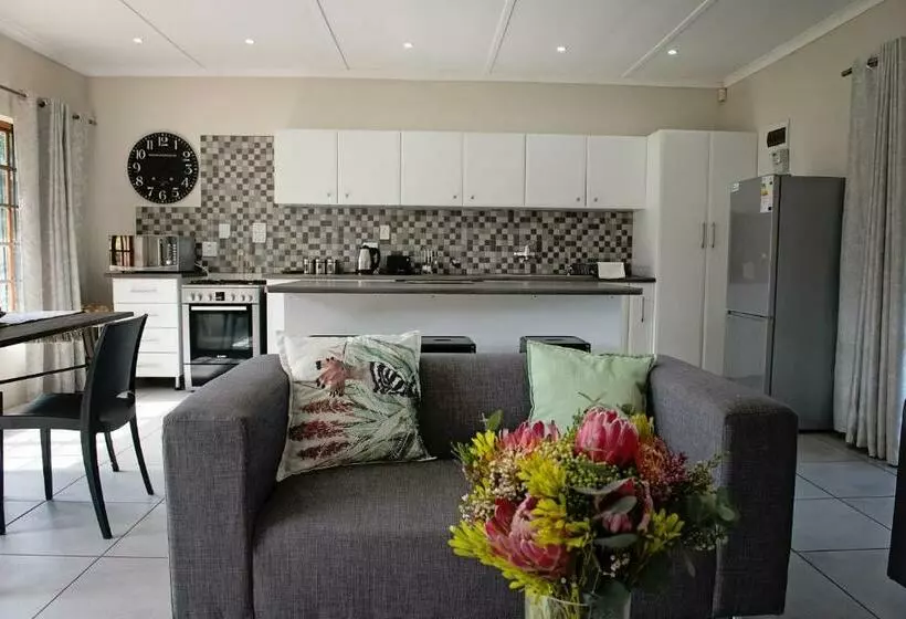 Aamiaismajoitus (B&B) 870 On Riverview Drive