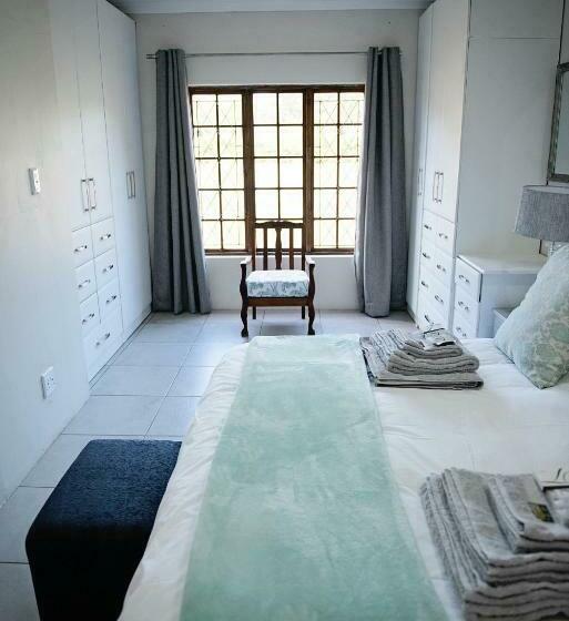 مبيت وإفطار 870 On Riverview Drive