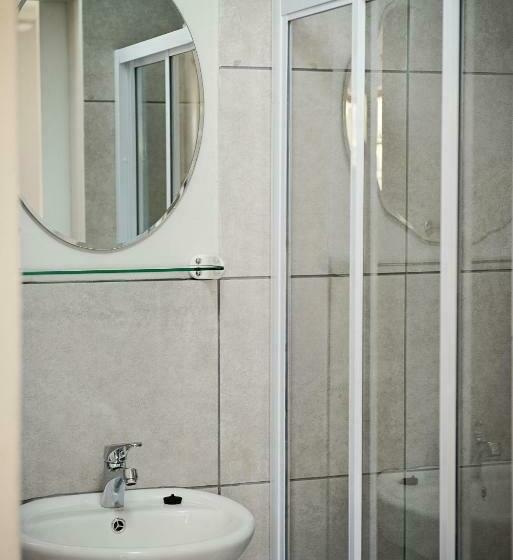 مبيت وإفطار 870 On Riverview Drive