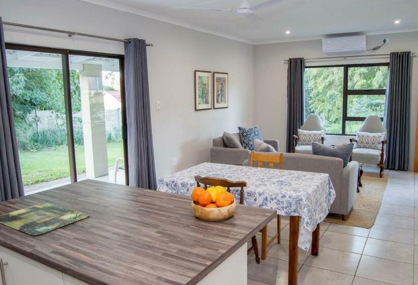 مبيت وإفطار 870 On Riverview Drive