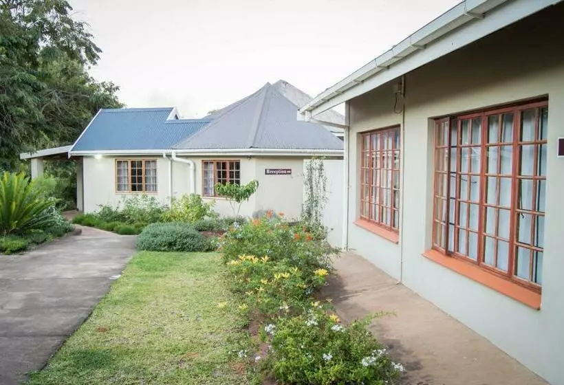 Aamiaismajoitus (B&B) 870 On Riverview Drive