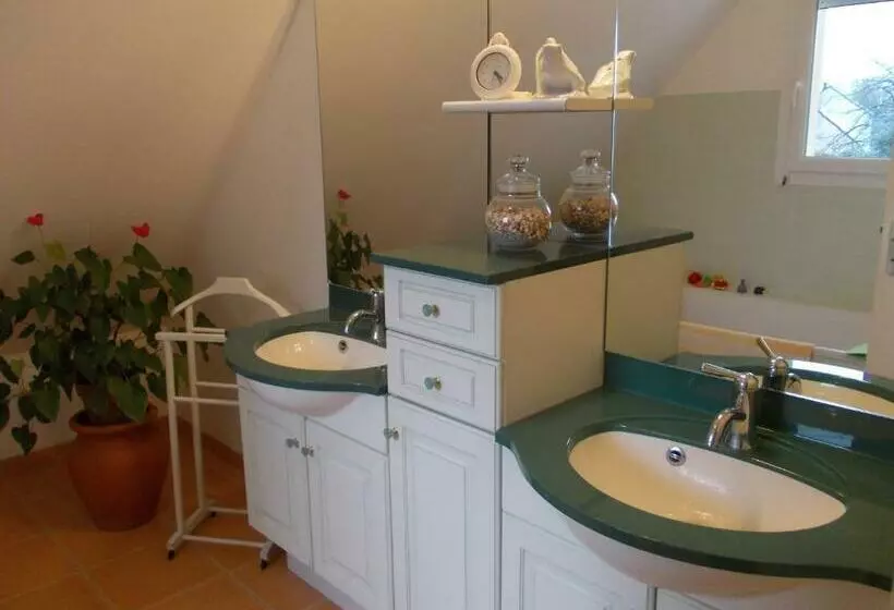 تختخواب و صبحانه Chambre D Hôtes   La Maison De Jane