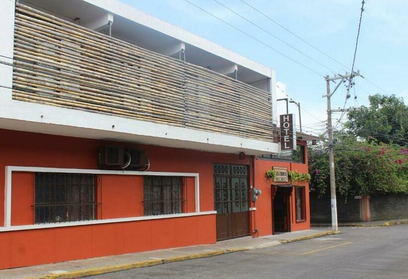 Casa Bonita Hotel Y Hostal
