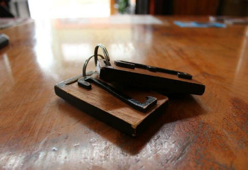 Casa Bonita Hotel Y Hostal