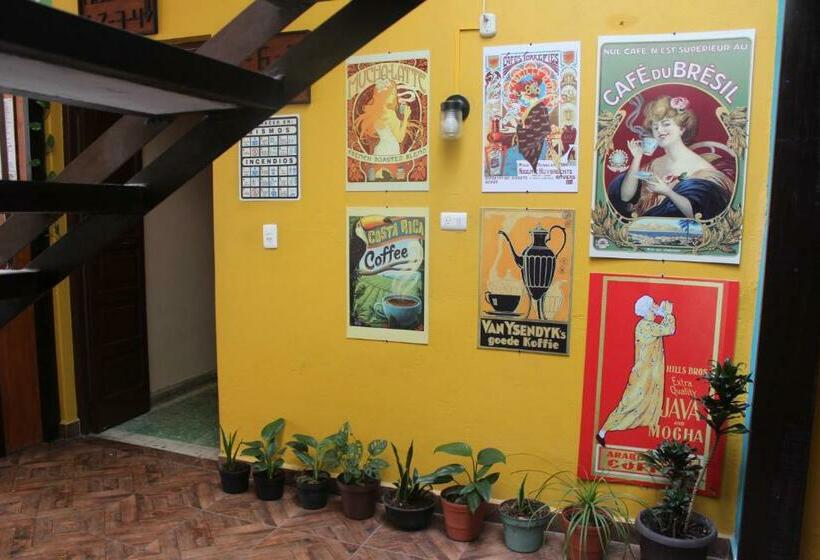 Casa Bonita Hotel Y Hostal