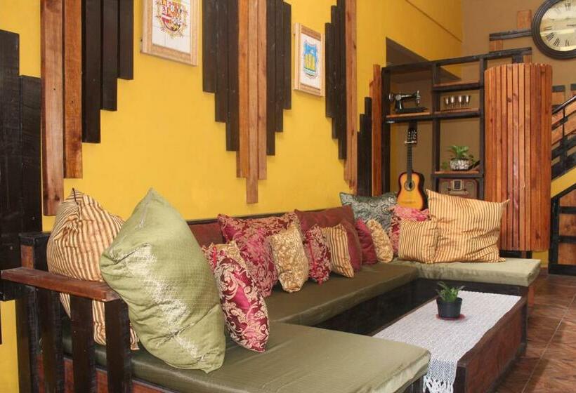 Casa Bonita Hotel Y Hostal