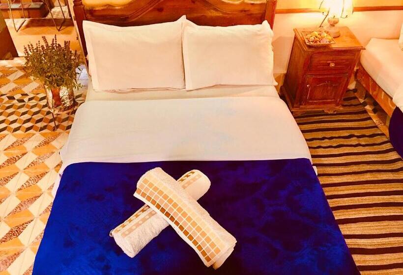 Отель Hôtel Panoramique De La Vallée