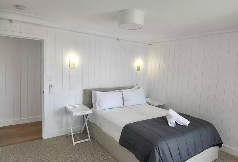 Burleigh Surf Apartments