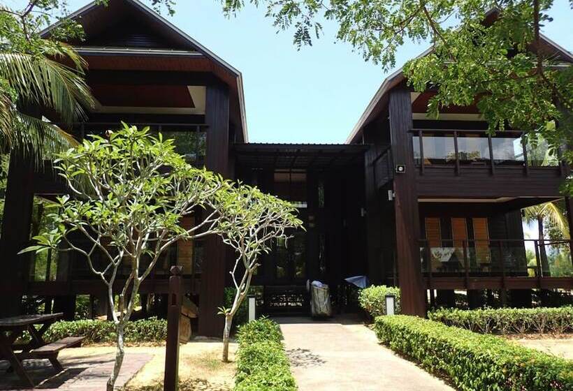 Duyong Marina & Resort