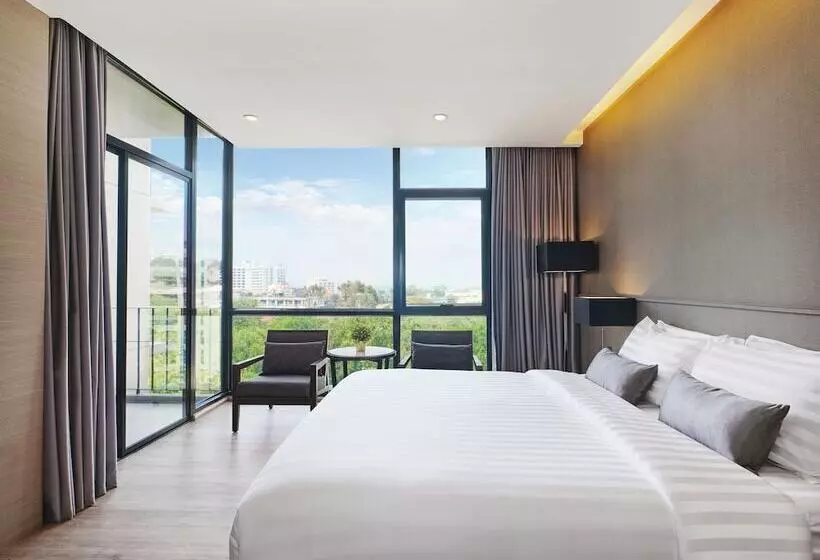 Altera Hotel And Residence By At Mind