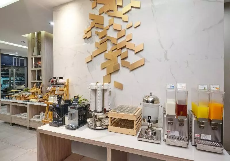 Altera Hotel And Residence By At Mind