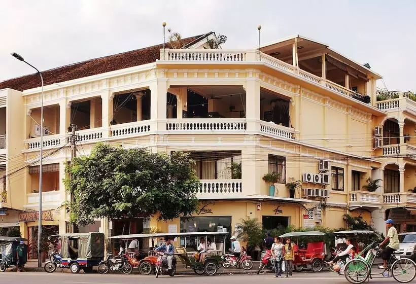 בית מלון כפרי Fcc Phnom Penh Boutique
