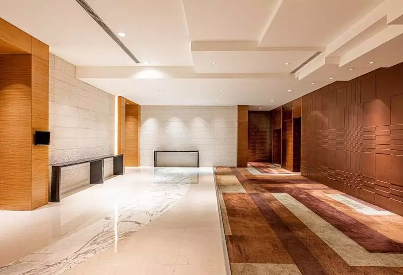 Holiday Inn Qingdao City Center, An Ihg Hotel   May 4th Square