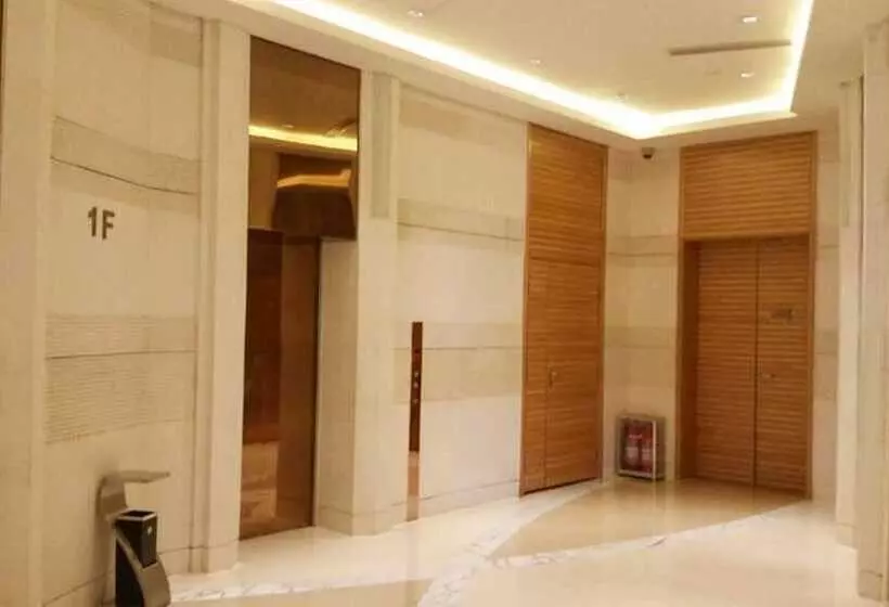 Holiday Inn Qingdao City Center, An Ihg Hotel   May 4th Square