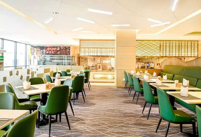 Holiday Inn Qingdao City Center, An Ihg Hotel   May 4th Square