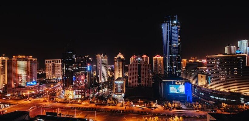 Holiday Inn Qingdao City Center, An Ihg Hotel   May 4th Square