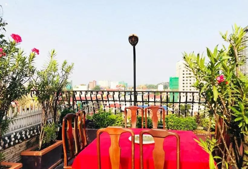 בית מלון כפרי Luxury World