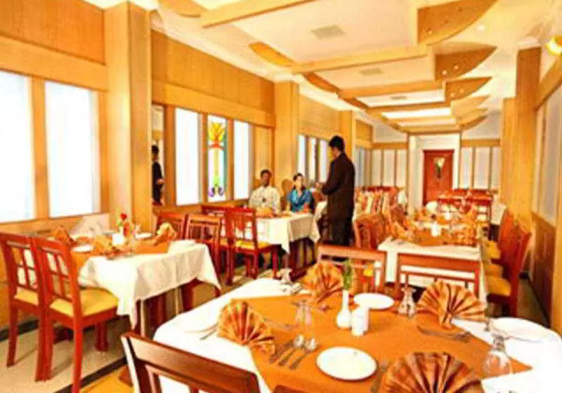 Отель Park Central