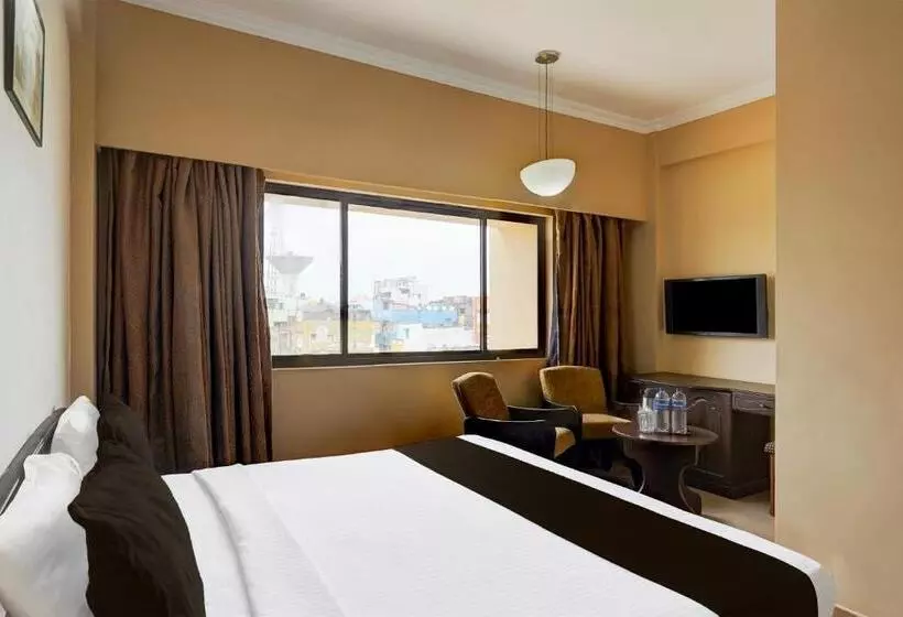 هتل Super Townhouse Koyambedu Formerly Royal Plaza