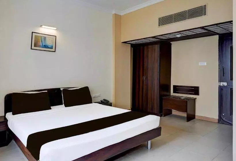 هتل Super Townhouse Koyambedu Formerly Royal Plaza