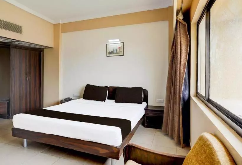 هتل Super Townhouse Koyambedu Formerly Royal Plaza