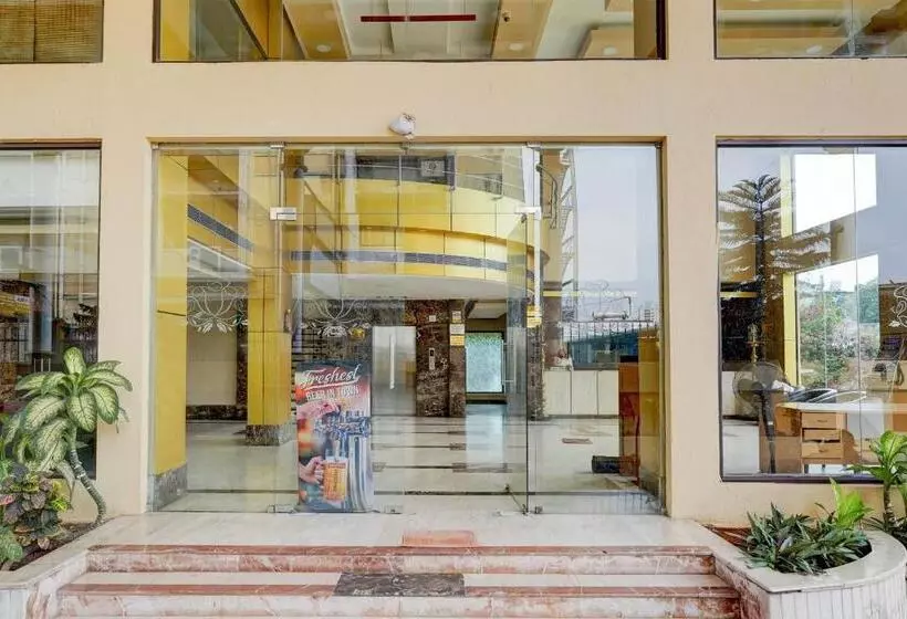 هتل Super Townhouse Koyambedu Formerly Royal Plaza