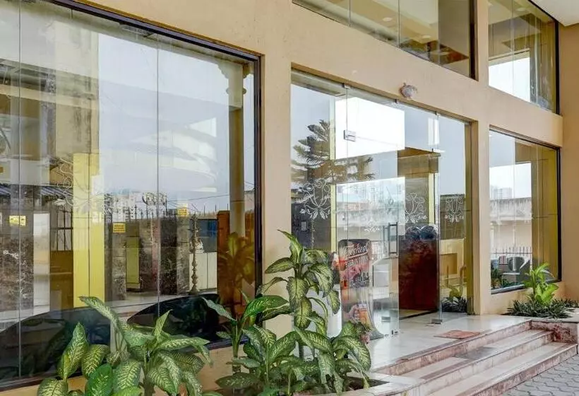 هتل Super Townhouse Koyambedu Formerly Royal Plaza