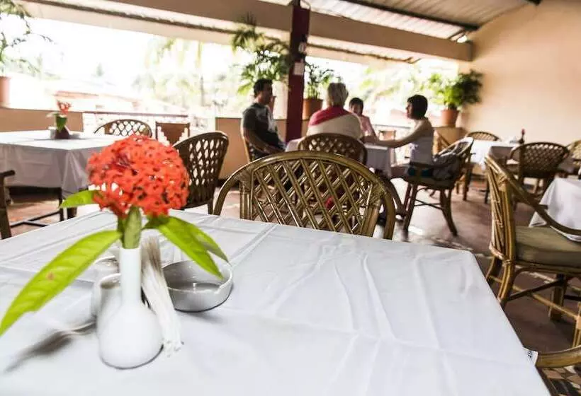 호텔 Shikara Beach Resort