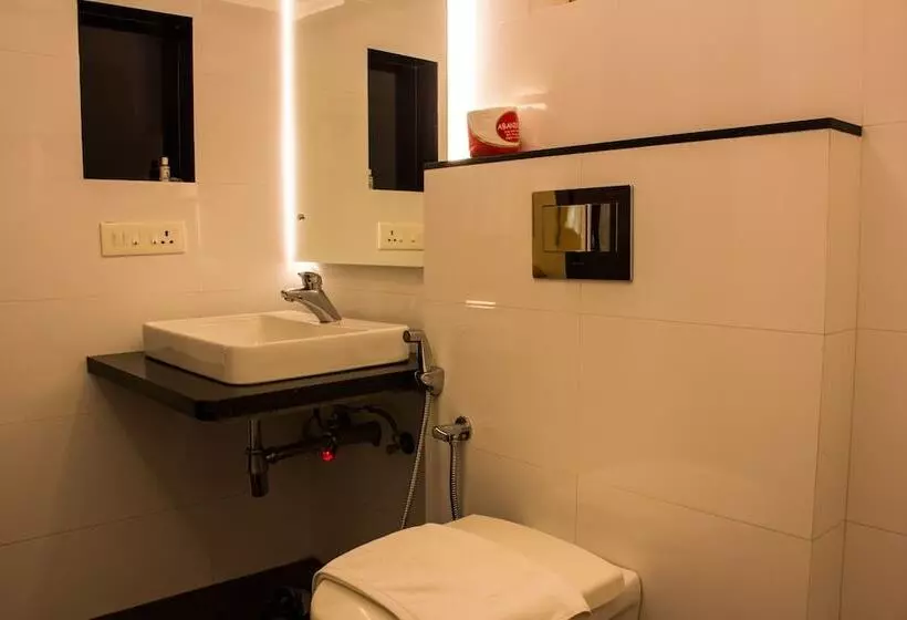 호텔 Shikara Beach Resort