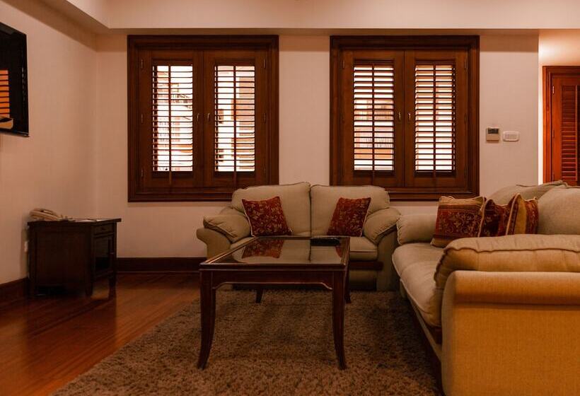 هتل The Paul Bangalore